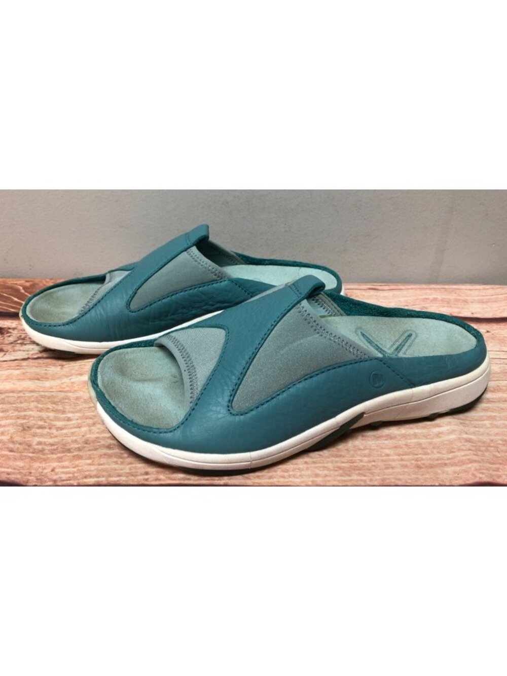 Merrell Womens 7 / 38 Nalu Aqua Slide Sandals